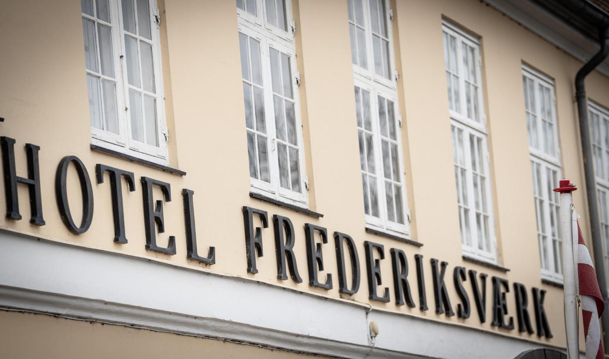 ホテル フレズレクスヴェアク Frederiksværk エクステリア 写真